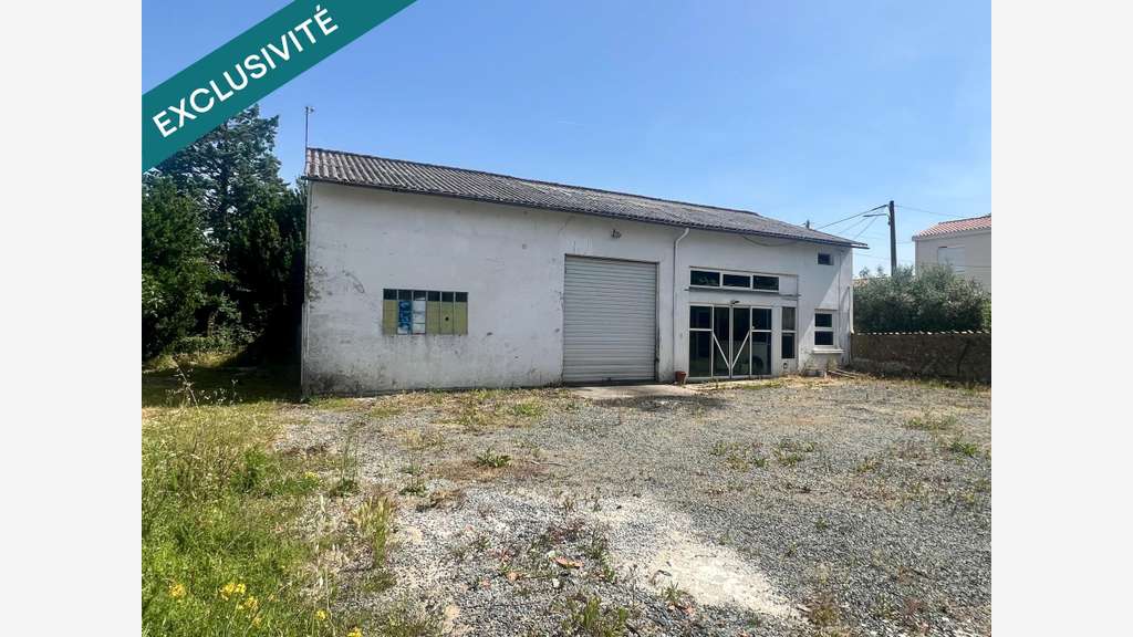 AV local artisanal 190m² à St Jean d'Angely centre