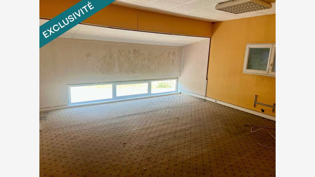 AV local artisanal 190m² à St Jean d'Angely centre