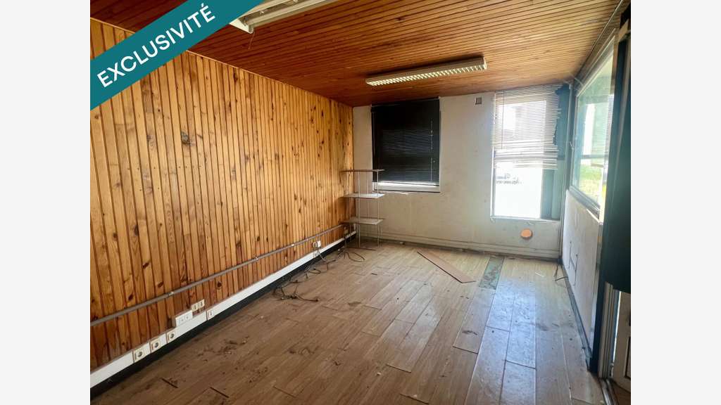 AV local artisanal 190m² à St Jean d'Angely centre