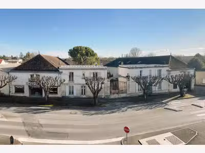 Vente immeuble mixte 1350m² à Saint-Jean-d'Angély