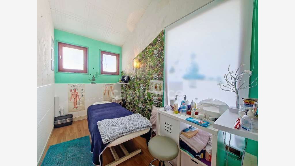 Immeuble mixte 193 m² avec cabinet indépendant - Q