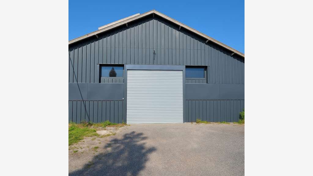 À vendre Local commercial 340m² à St Jean d'Illac