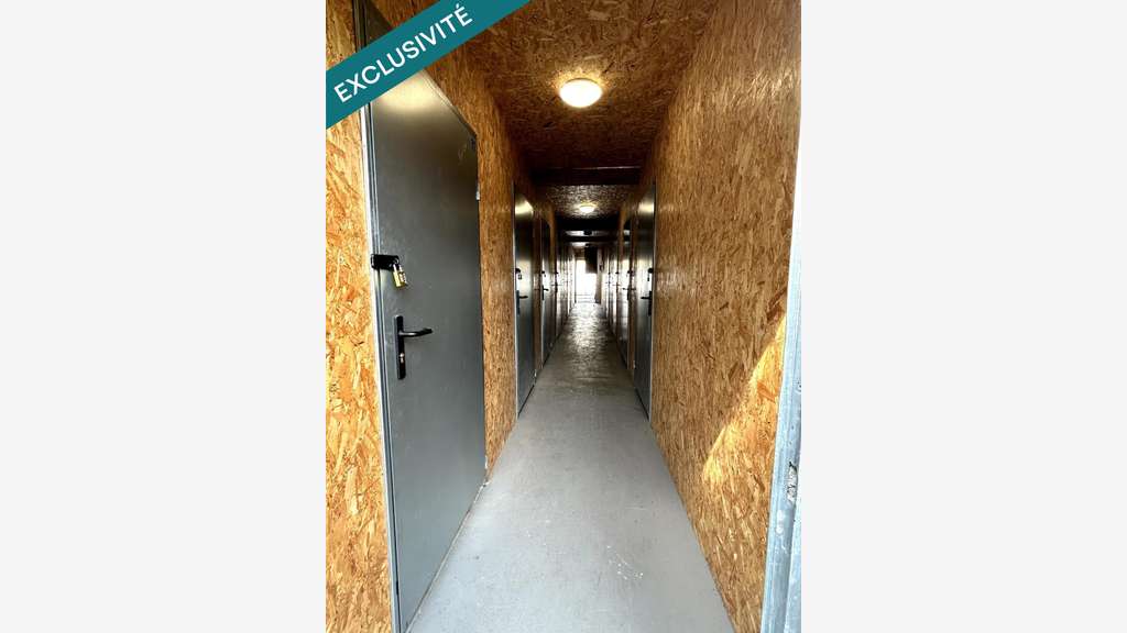 Vente local de 11 box 120m² Saint-Jean-la-poterie