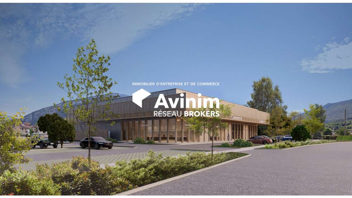 Terrain commercial avec permis de construire à