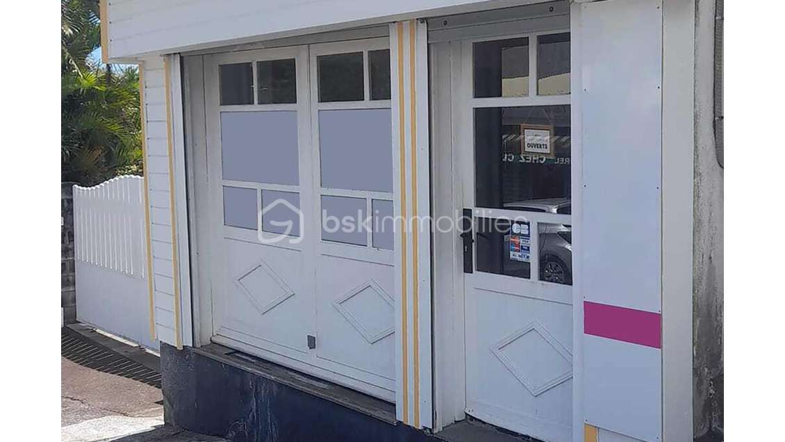 Vente local commercial 40m² à Saint-Joseph centre
