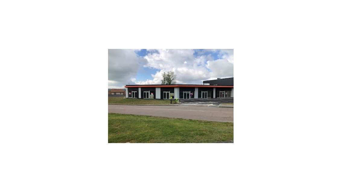 AV local très grosse visibilité 110m² Saint-Junien