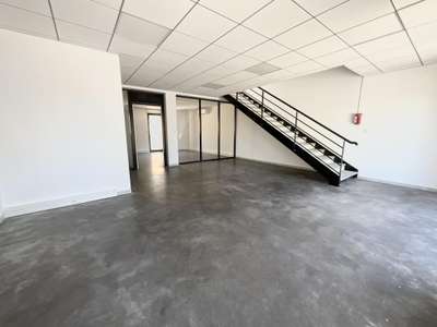Vente bureaux 150m² à Saint-Laurent-de-Mure A432