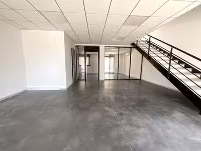 Vente bureaux 150m² à Saint-Laurent-de-Mure A432