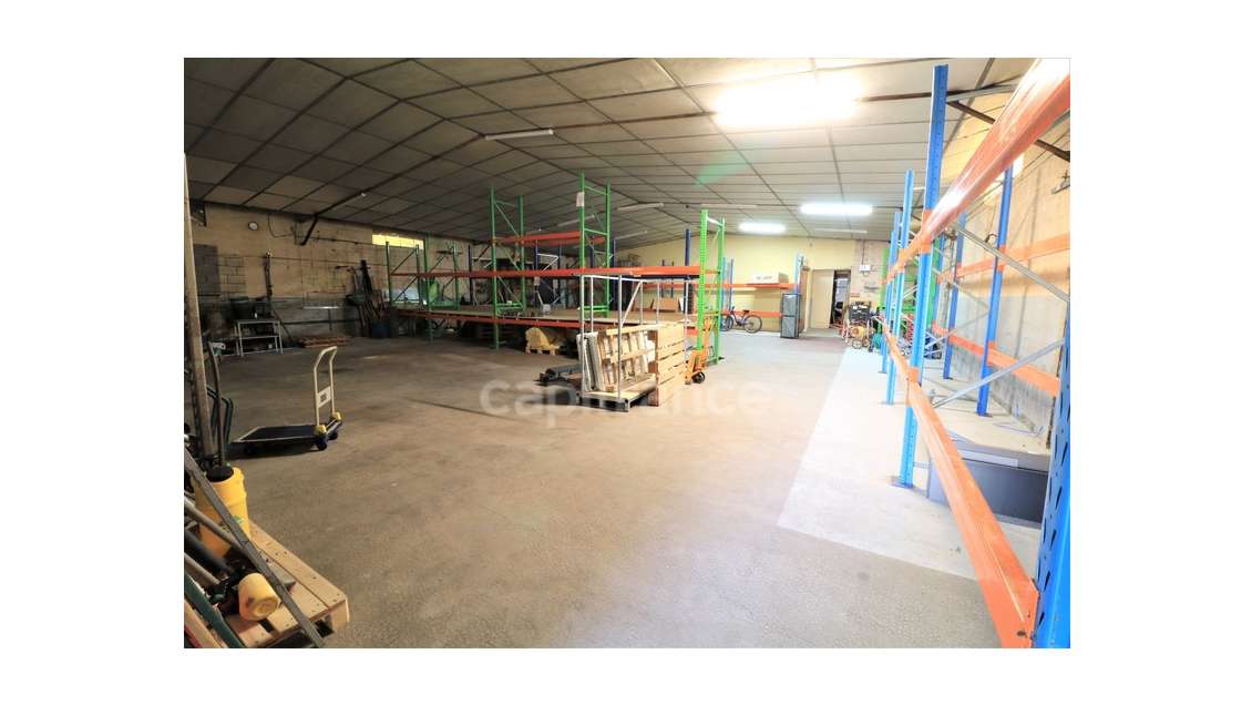 à vendre à Saint-Léger-Sur-Dheune Entrepôt-Local c
