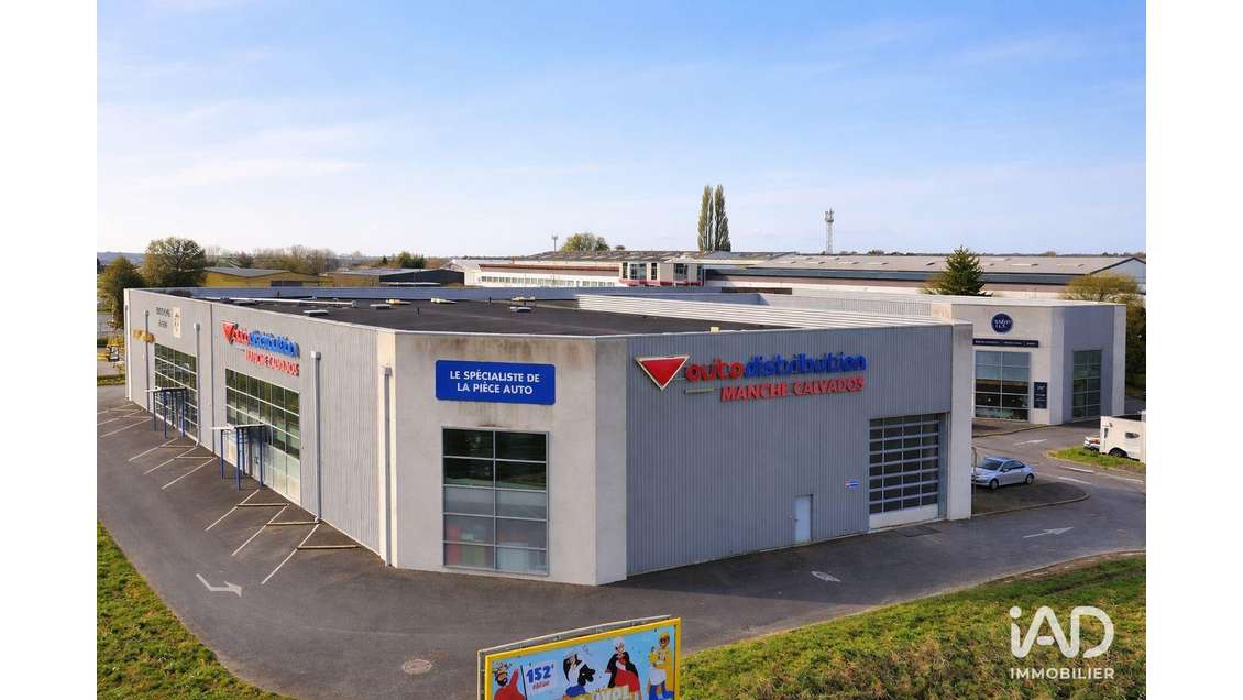 Local commercial à Saint-Lô