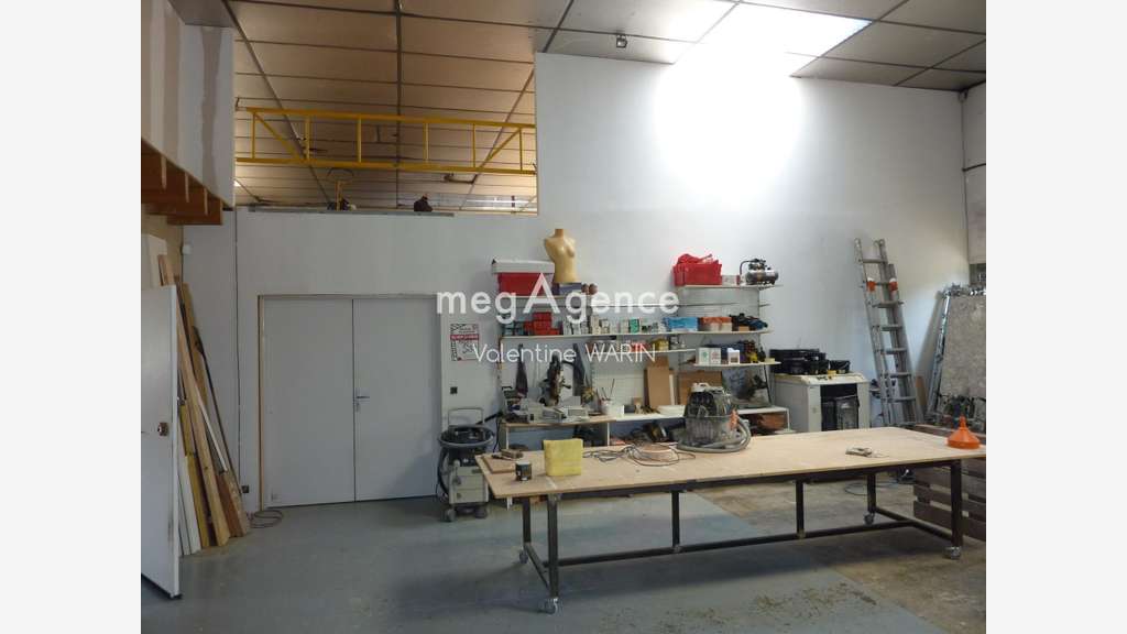 Vente local 449m² à fort potentiel à Saint-Lyé