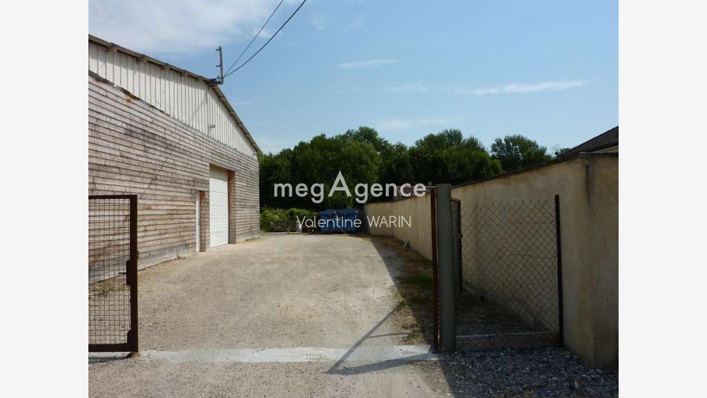 Vente local 449m² à fort potentiel à Saint-Lyé