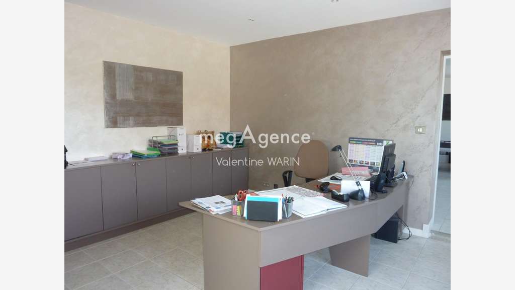 Vente local 449m² à fort potentiel à Saint-Lyé