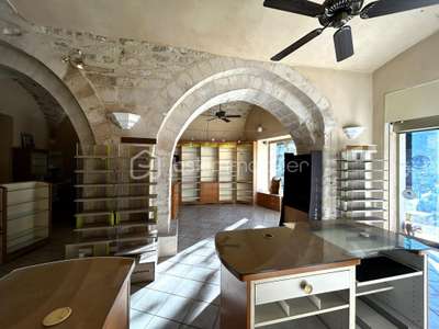 Vente Locaux commerciaux - Boutiques à Saint-Marcel-d'Ardèche