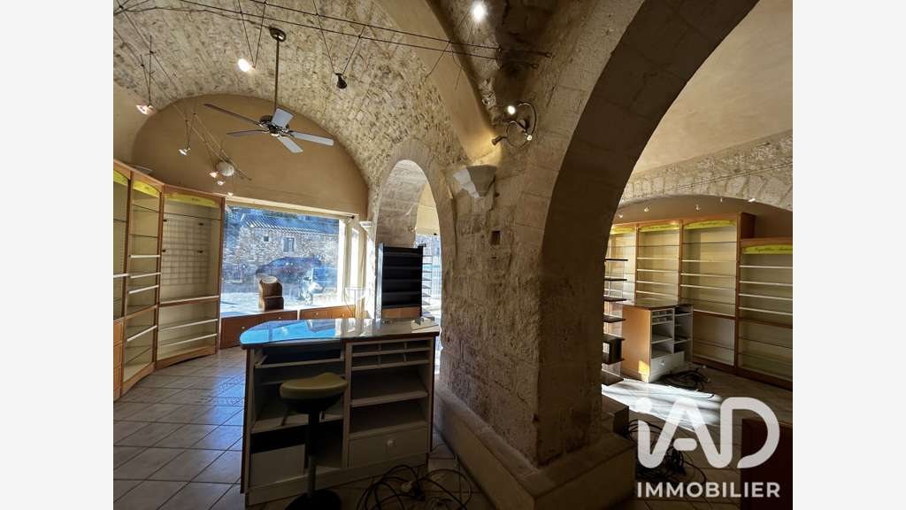 Vente local commercial 147m² à St-Marcel-d'Ardèche