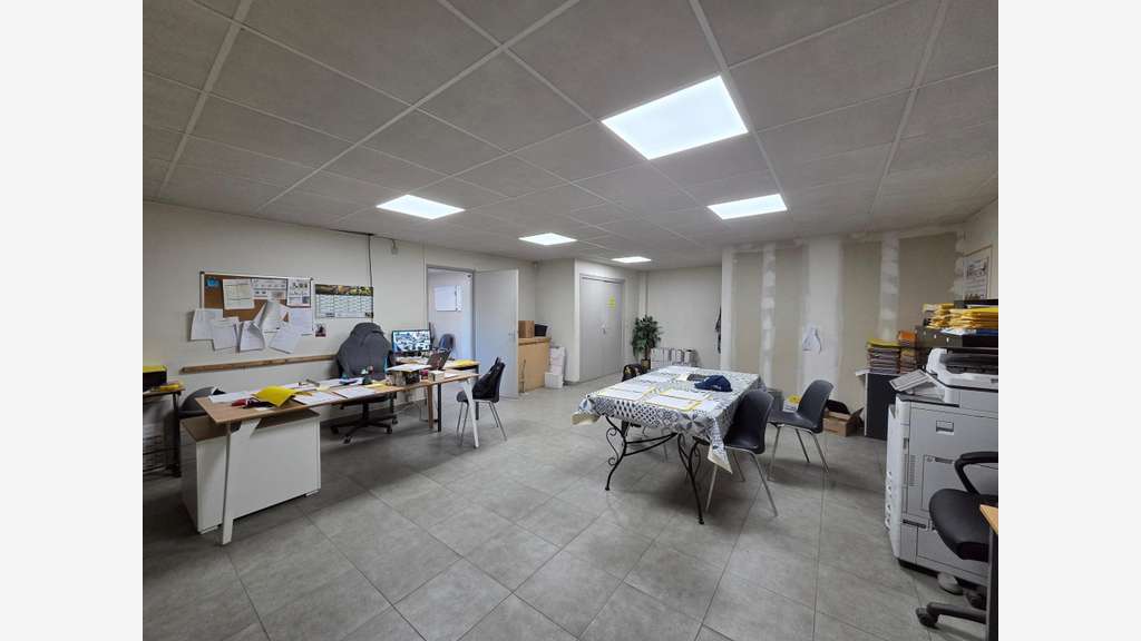 Vente local commercial de 620m² à Saint-Mariens
