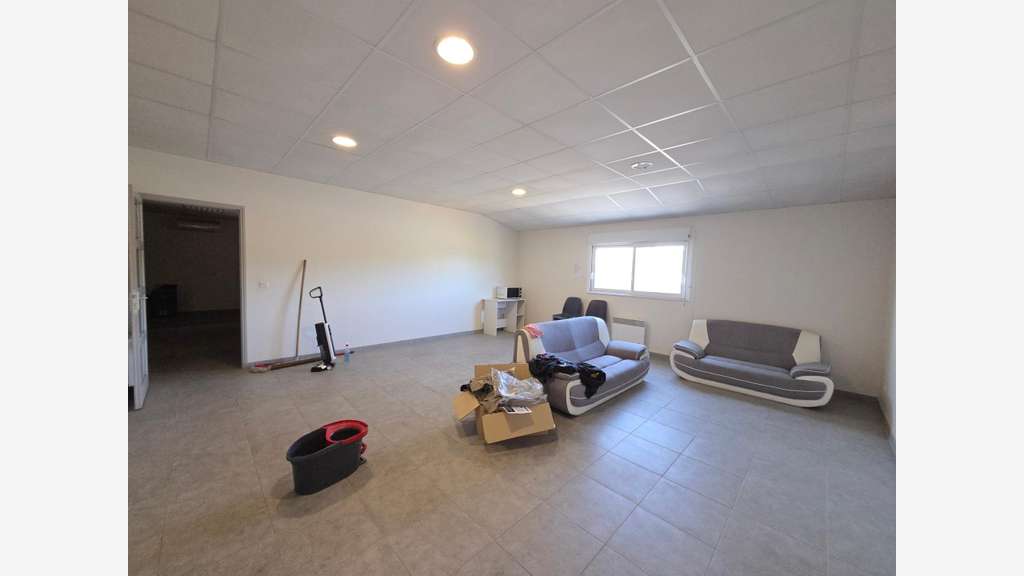 Vente local commercial de 620m² à Saint-Mariens