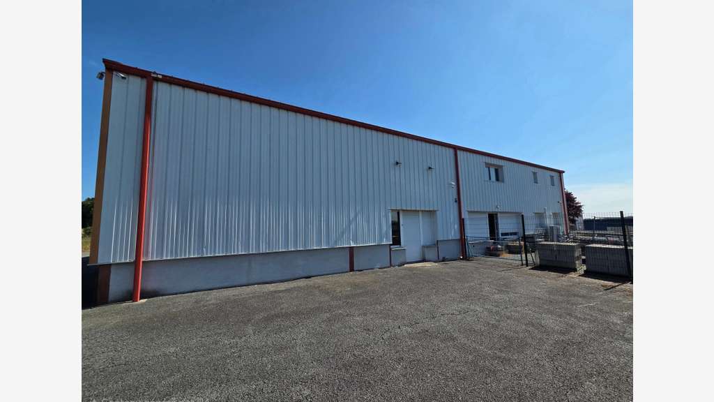 Vente local commercial de 620m² à Saint-Mariens