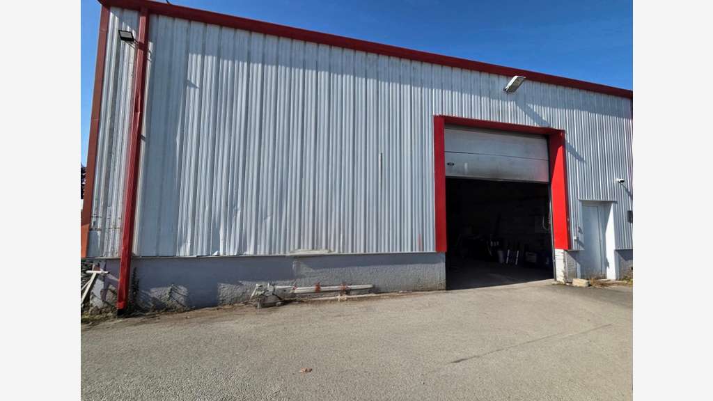 Vente local commercial de 620m² à Saint-Mariens