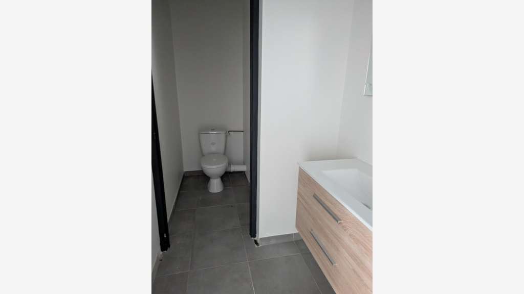 Local 167m² à vendre à Saint-Martin-le-Vinoux