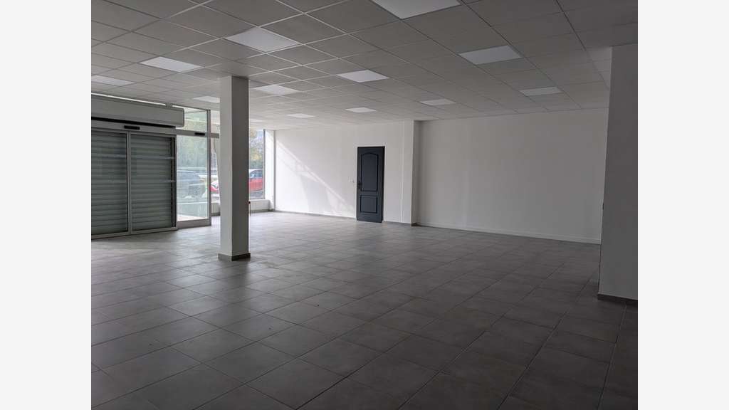 Local 167m² à vendre à Saint-Martin-le-Vinoux