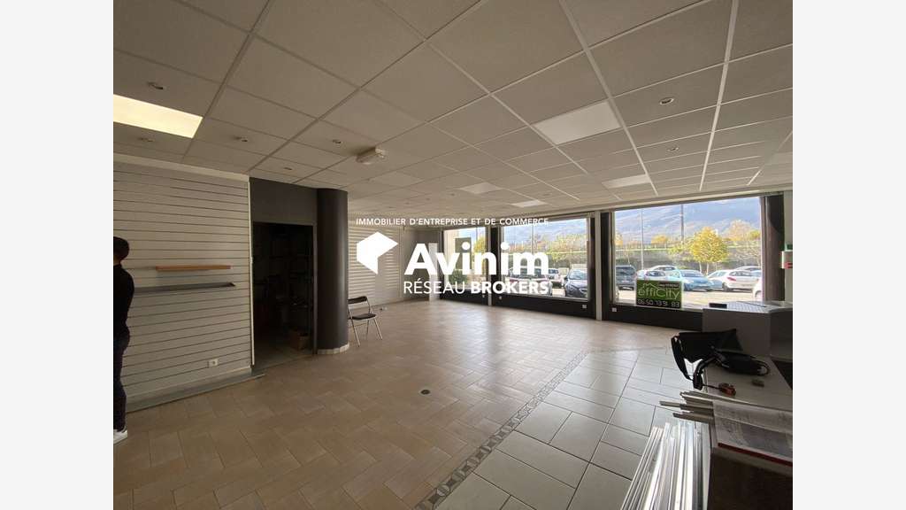 AV local commercial 553.7m² Saint-Martin-le-Vinoux