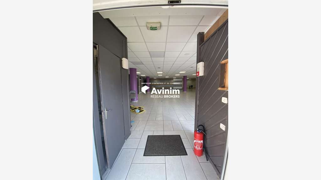 AV local commercial 553.7m² Saint-Martin-le-Vinoux
