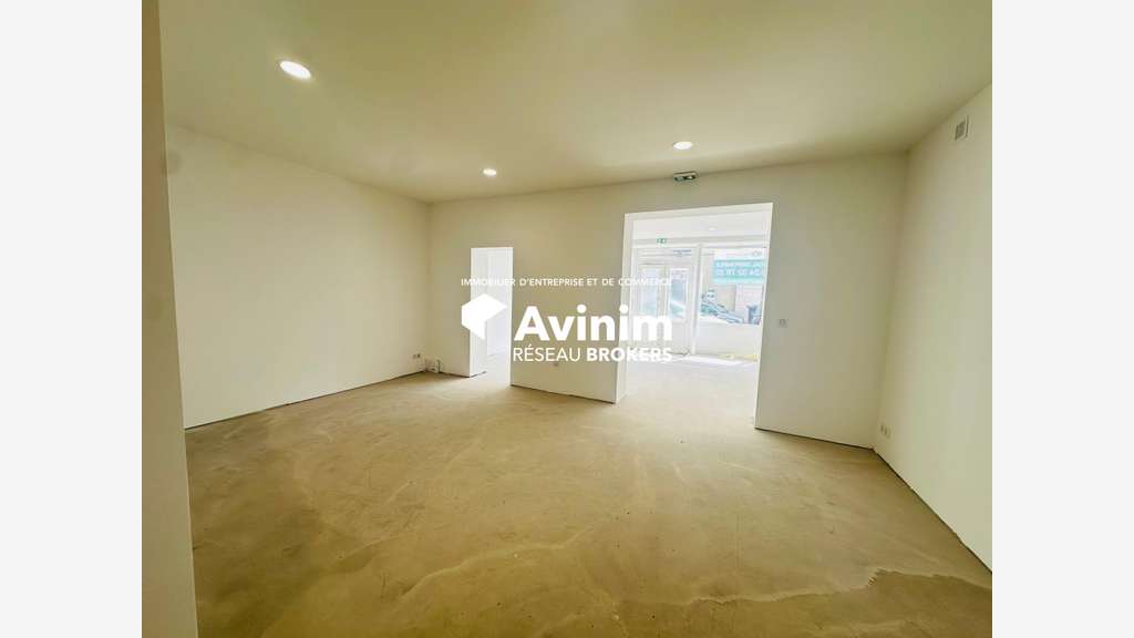Vente murs commerciaux St Maur au pied de la gare