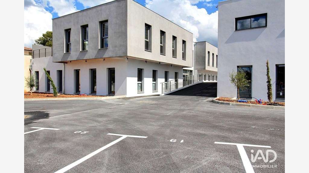 Murs neufs 145m² à Saint-Maximin-la-Sainte-Baume