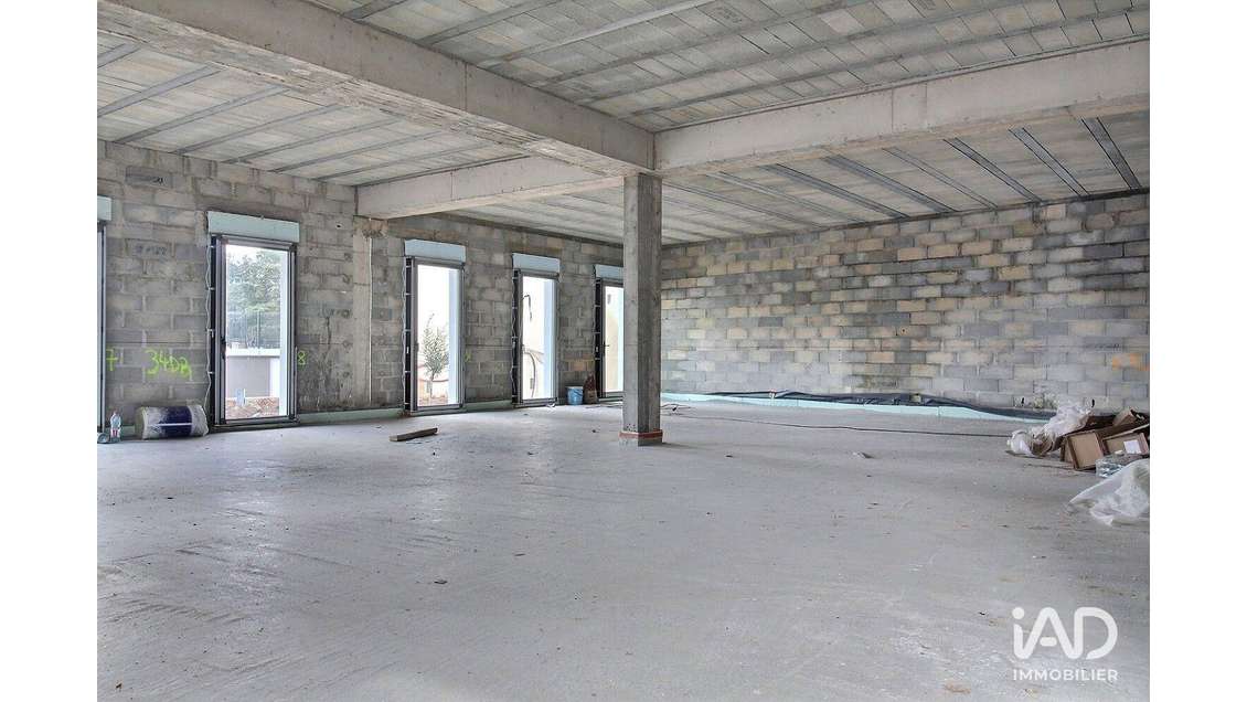 Murs neufs 145m² à Saint-Maximin-la-Sainte-Baume