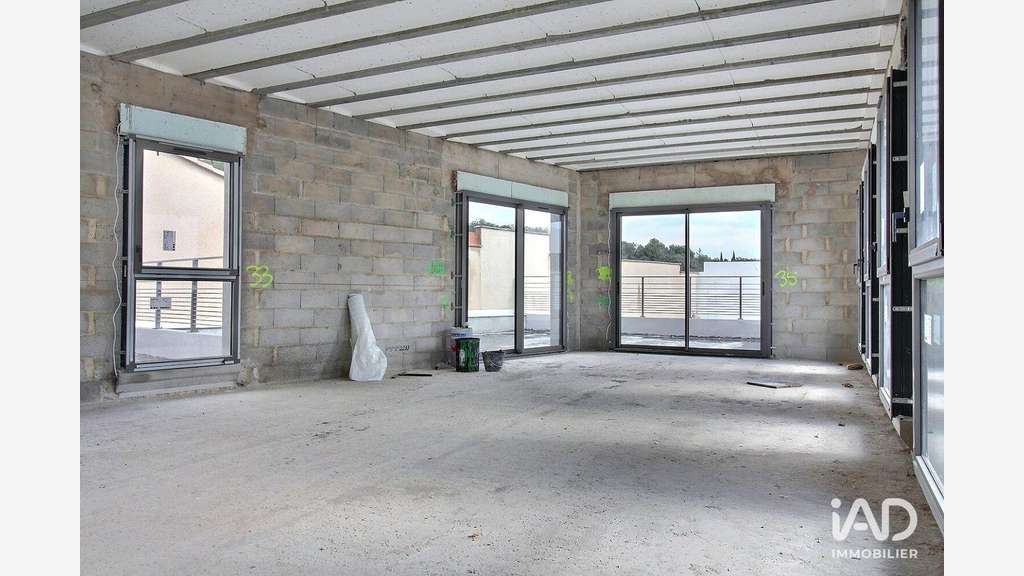 Murs neufs 65m² à Saint-Maximin-la-Sainte-Baume