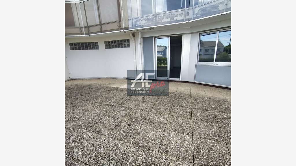 AV local commercial 77m² axe passant Saint-Nazaire