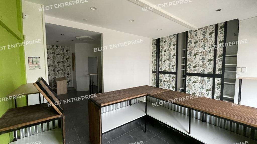 A VENDRE - LOCAL COMMERCIAL 54 m² - SAINT-NAZAIRE