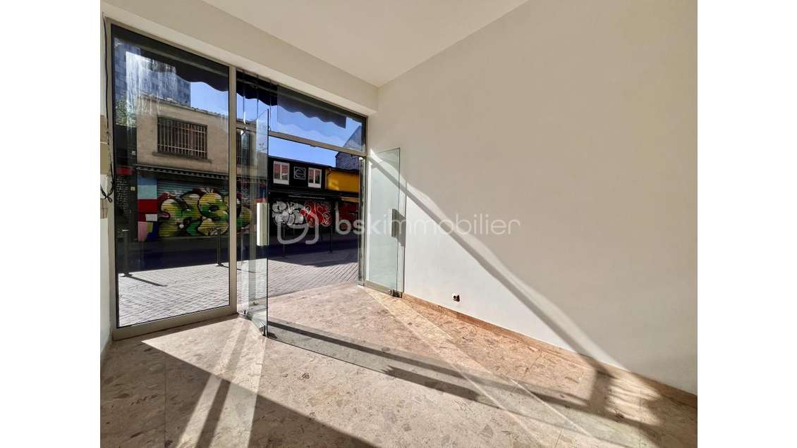 Cession de bail de 2445m² St Ouen rue Paul Bert