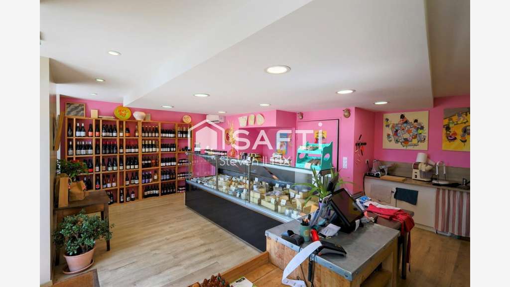 Local 31m², réserve, bureau, cave à Saint-Palais