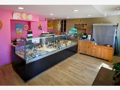 Local 31m², réserve, bureau, cave à Saint-Palais