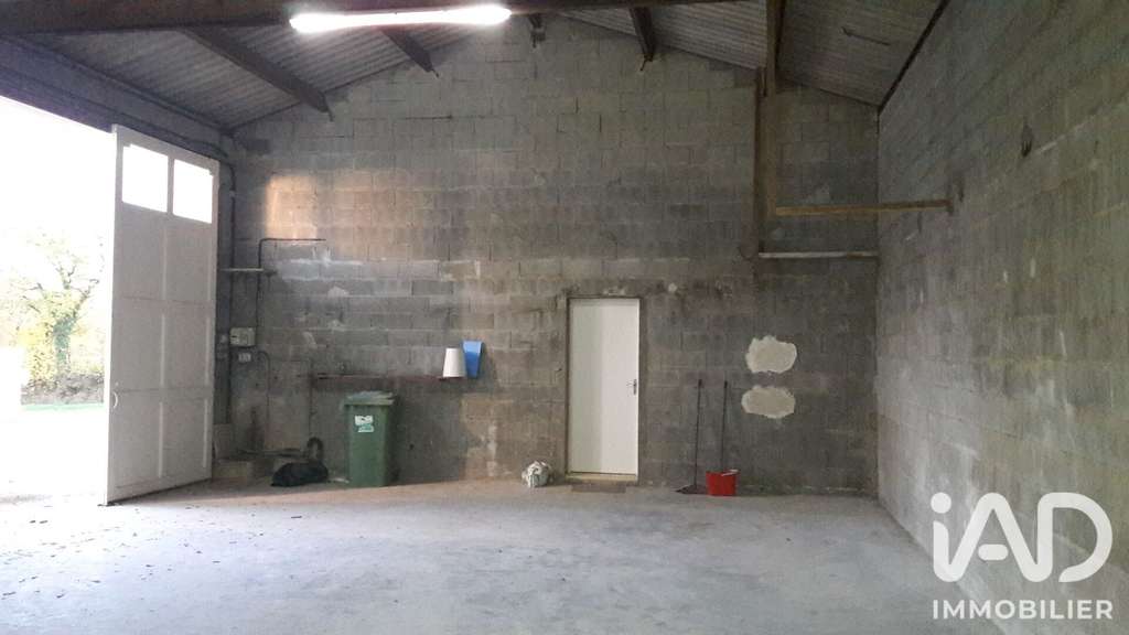 Vente bâtiment professionnel 320m² à Saint-Pardoux
