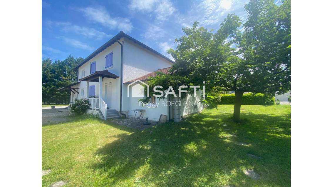 Superbe bâtisse de 260 m² + logement T2 à St-Paul