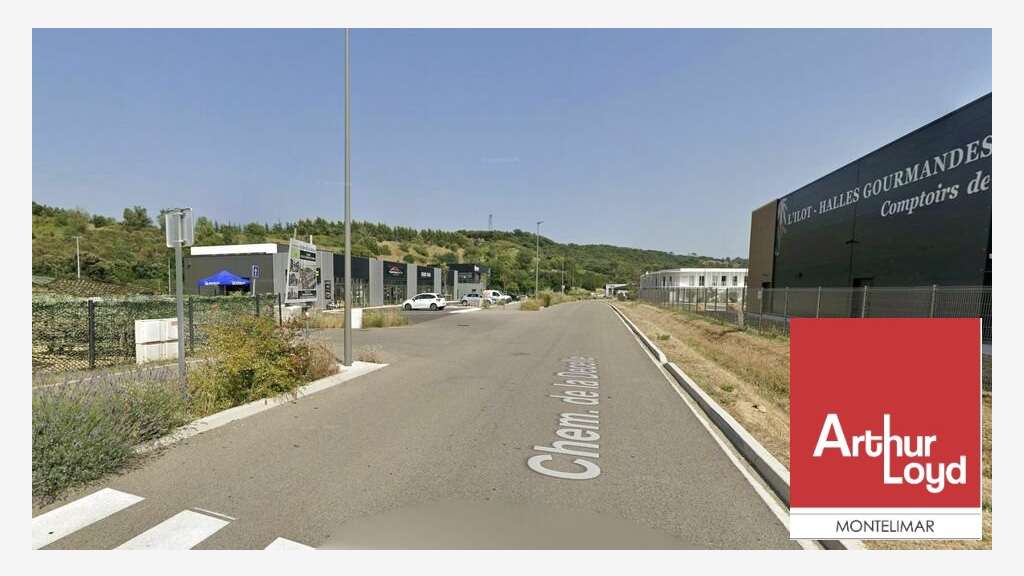 Local commercial neuf à Saint-Paul-Trois-Châteaux