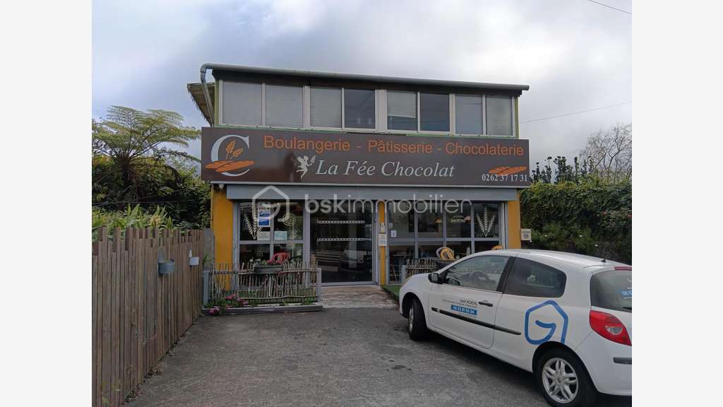 AV local commercial 100m² avec terrasse St Pierre