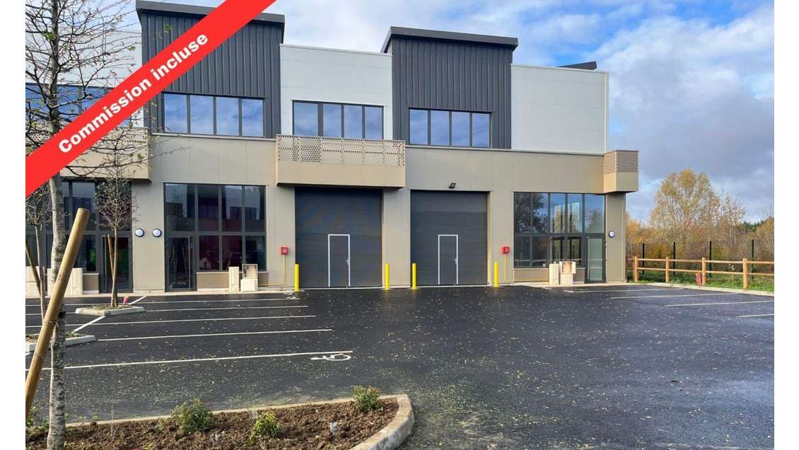 Vente Murs commerciaux 457m² St-Pierre-du-Perray