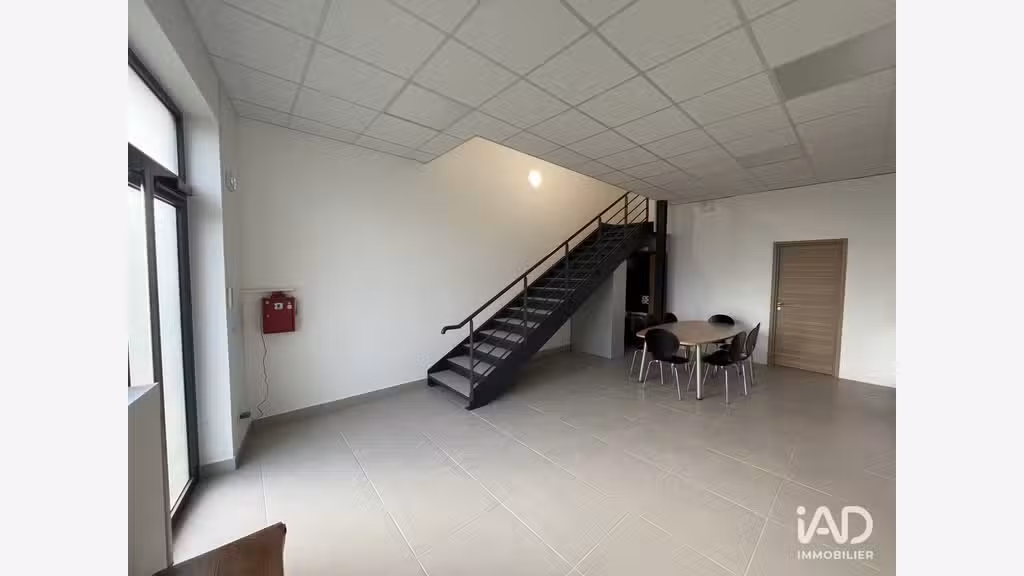 Vente local commercial 457m² à St-Pierre-du-Perray