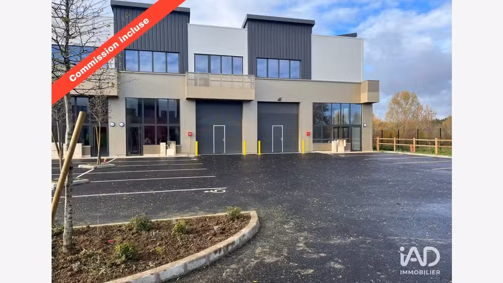 Vente local commercial 457m² à St-Pierre-du-Perray