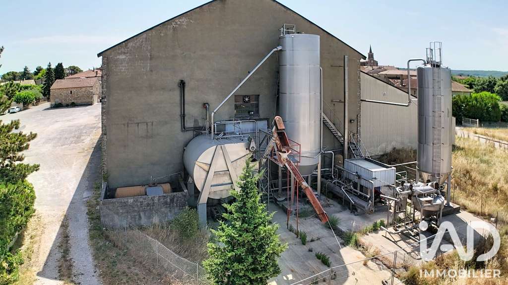 Vente local commercial 1000m² à Saint-Pons-la-Calm