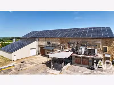 Vente local commercial 1000m² à Saint-Pons-la-Calm