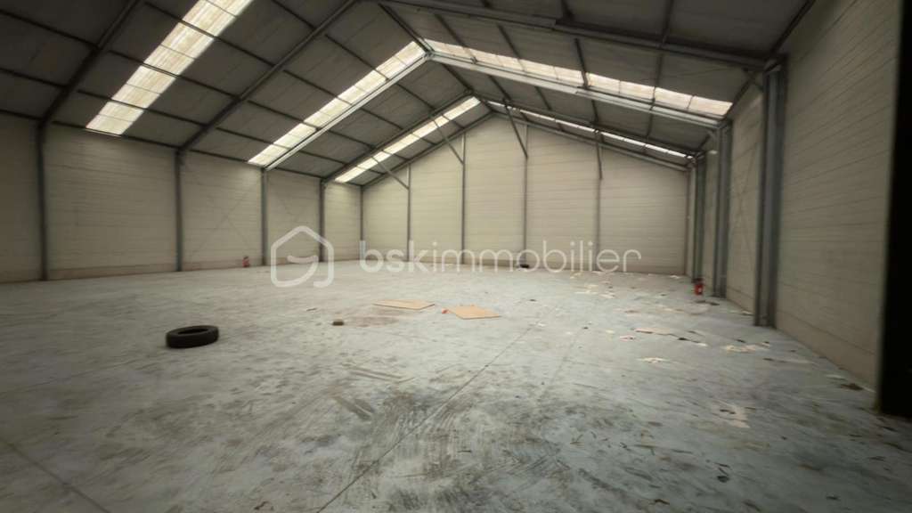 Local d'activité 1500m² sur 6000m² à Saint-Quentin