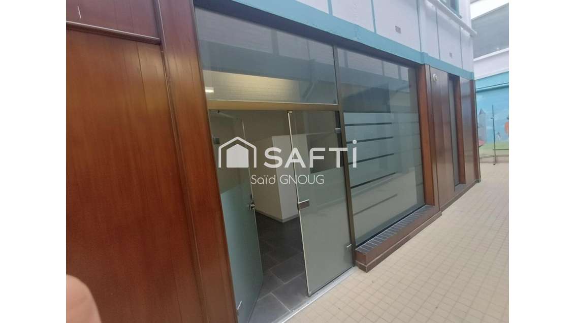 Local lumineux et pratique à Saint-Quentin centre