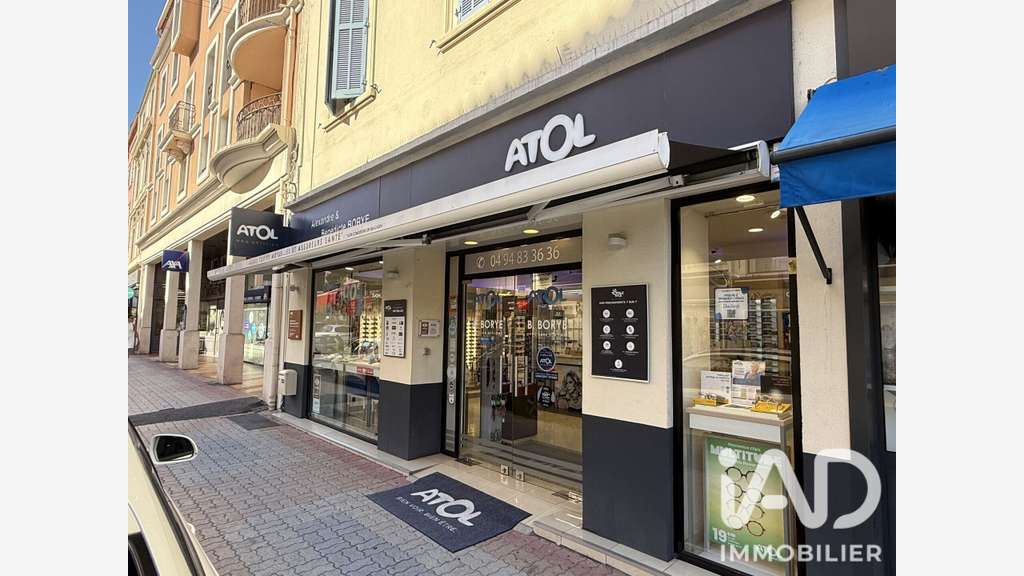 Local commercial à Saint-Raphaël