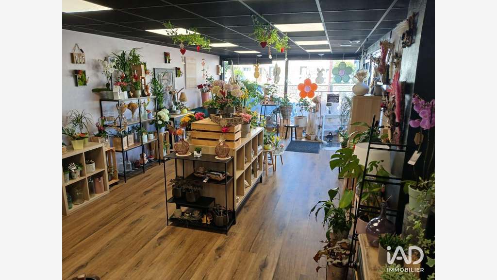 Vente murs commerciaux 156m² à St-Sauveur-Lendelin