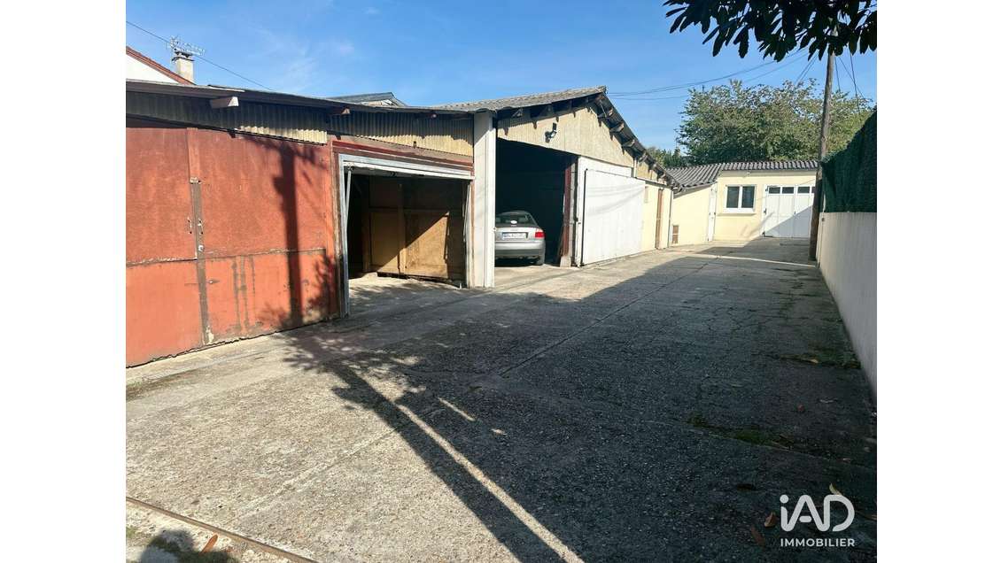 Local commercial à Sainte-Geneviève-des-Bois